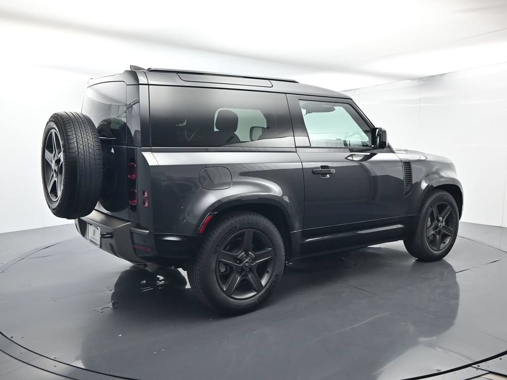 Used 2024 Land Rover Defender 90 X-Dynamic SE AWD/4WD image 15