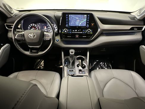 Used 2021 Toyota Highlander Limited AWD/4WD image 22