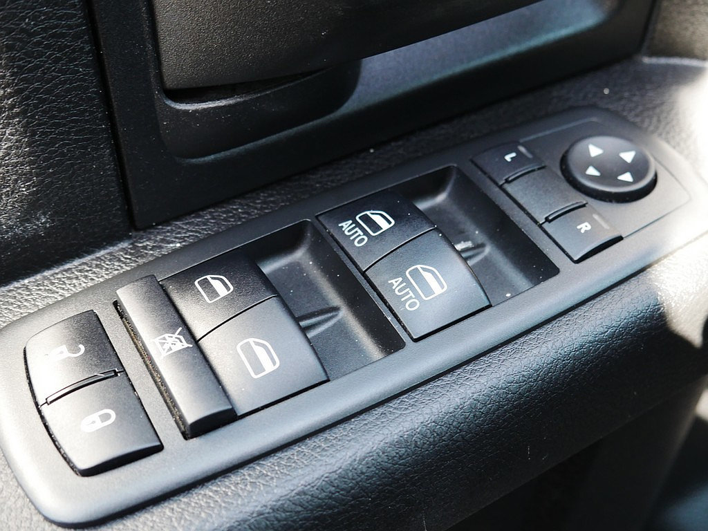 Used 2013 RAM 1500 ST w/ SXT Appearance Group AWD/4WD image 23