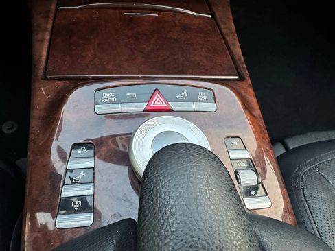 Used 2012 Mercedes-Benz S 550 S 550 4MATIC Sedan 4D image 32