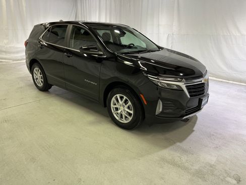 Used 2022 Chevrolet Equinox LT image 2