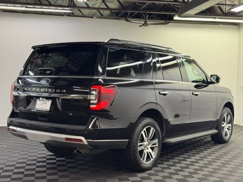 Used 2024 Ford Expedition Limited image 2