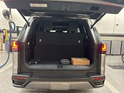 New 2025 Lexus LX 600 4WD w/ Luxury Package image 22