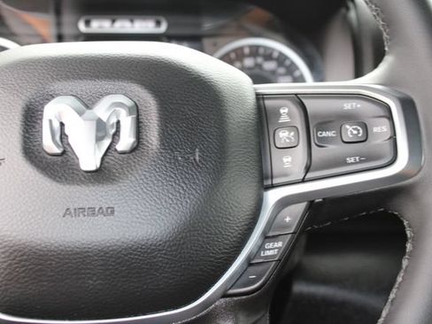 Used 2025 RAM 3500 Big Horn AWD/4WD image 33