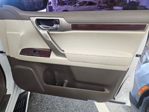 Used 2019 Lexus GX 460 Luxury AWD/4WD image 29