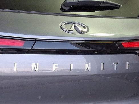 Certified 2025 INFINITI QX60 Luxe image 30