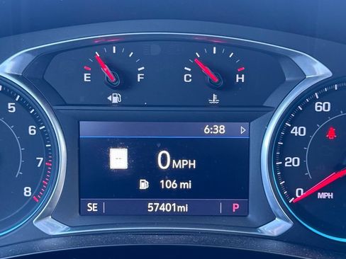 Used 2021 Chevrolet Traverse RS FWD image 12