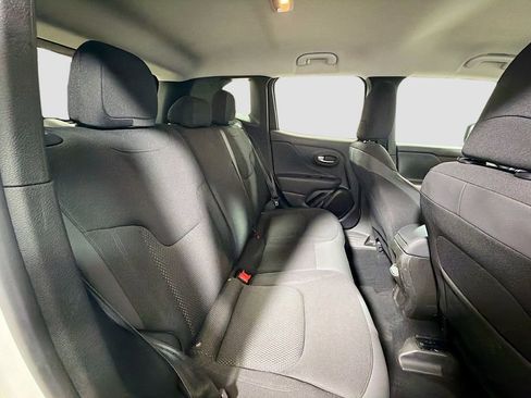 Used 2020 Jeep Renegade Altitude AWD/4WD image 27