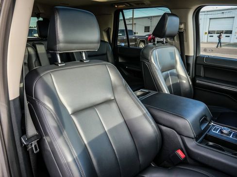 Used 2023 Ford Expedition XLT AWD/4WD image 18
