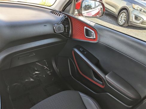 Certified 2025 Kia Soul GT-Line image 22