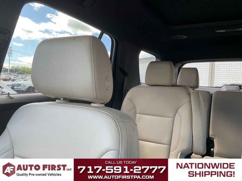 Used 2023 Chevrolet Traverse LT w/ LT Premium Package AWD/4WD image 29