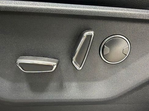 Used 2025 Ford F150 Lariat w/ Equipment Group 502A High AWD/4WD image 27