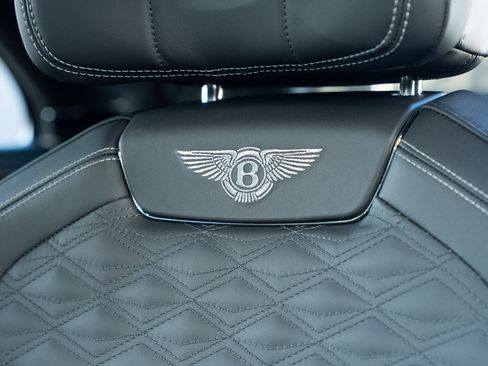 Used 2025 Bentley Flying Spur Plug-In Hybrid AWD/4WD image 23
