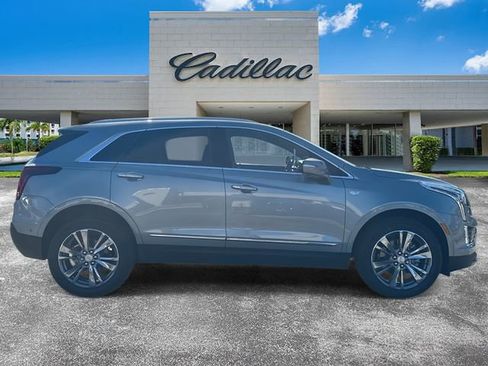 Certified 2025 Cadillac XT5 Premium Luxury w/ Technology Package image 2