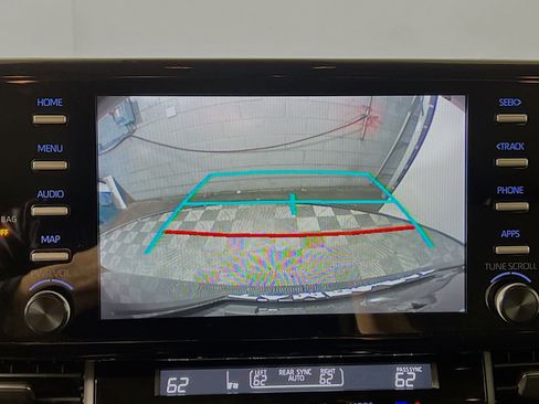 Used 2024 Toyota Sienna XLE image 28