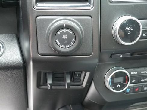 Used 2018 Ford Expedition Limited w/ Equipment Group 302A AWD/4WD image 22