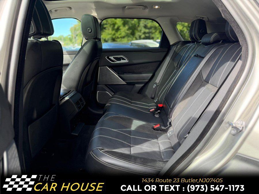 Used 2019 Land Rover Range Rover Velar S AWD/4WD image 18