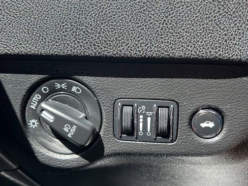 Used 2023 Dodge Charger SXT w/ Blacktop Package AWD/4WD image 13