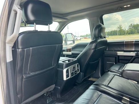 Used 2017 Ford F150 Lariat w/ Equipment Group 502A Luxury AWD/4WD image 18