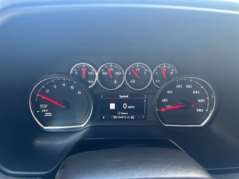 Used 2021 Chevrolet Suburban Z71 w/ Z71 Signature Package AWD/4WD image 2
