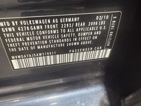 Used 2010 Volkswagen Golf 4-Door image 8