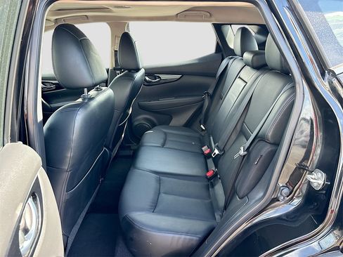 Used 2022 Nissan Rogue Sport SL w/ Premium Package image 26