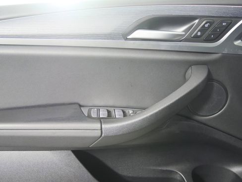 Certified 2024 BMW X4 xDrive30i image 9