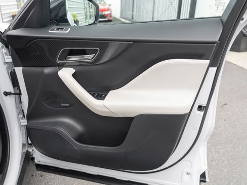 Used 2019 Jaguar F-PACE SVR AWD/4WD image 25