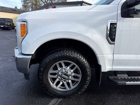 Used 2019 Ford F350 Lariat w/ Camper Package image 14