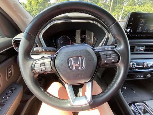 Used 2025 Honda Pilot EX-L image 23