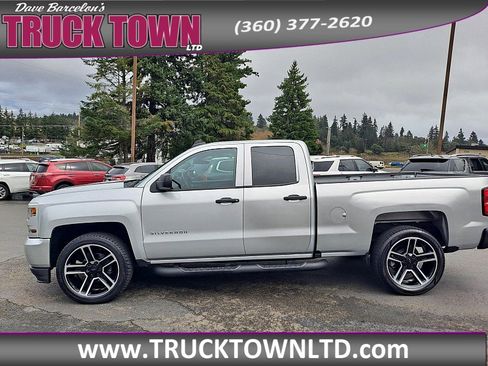 Used 2018 Chevrolet Silverado 1500 Custom w/ LPO, Black Pack image 7