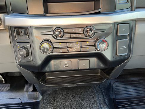 Used 2023 Ford F350 XLT w/ FX4 Off-Road Package AWD/4WD image 23
