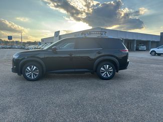 Used 2023 Nissan Pathfinder SL w/ Lighting Package (N92) video 2