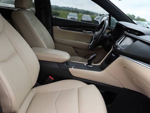 Used 2018 Cadillac XT5 FWD image 15