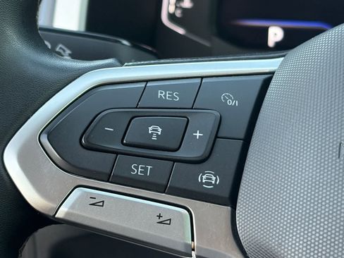 Used 2023 Volkswagen Atlas SE FWD image 22