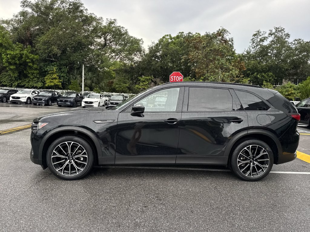 Certified 2025 MAZDA CX-70 Plug-In Hybrid w/ Premium Plus AWD/4WD image 11