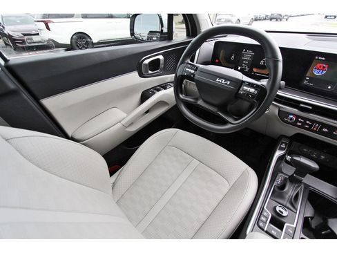 Used 2026 Kia Sorento S w/ S Panoramic Sunroof Package FWD image 9