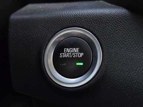 Used 2024 GMC Terrain SLT image 24