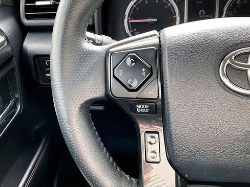Used 2022 Toyota 4Runner TRD Off-Road image 27