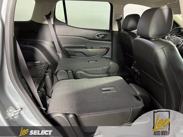 Used 2023 GMC Acadia Denali w/ Denali Ultimate Package AWD/4WD image 13