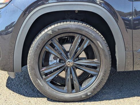 Certified 2023 Volkswagen Atlas SEL R-Line AWD/4WD image 47