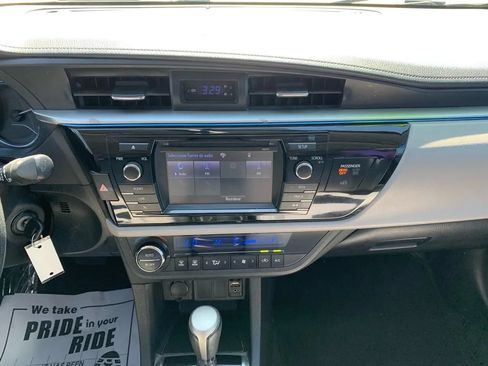 Used 2015 Toyota Corolla LE FWD image 12