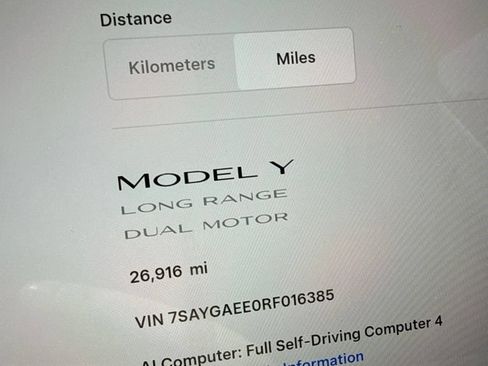 Used 2024 Tesla Model Y Long Range AWD/4WD image 6