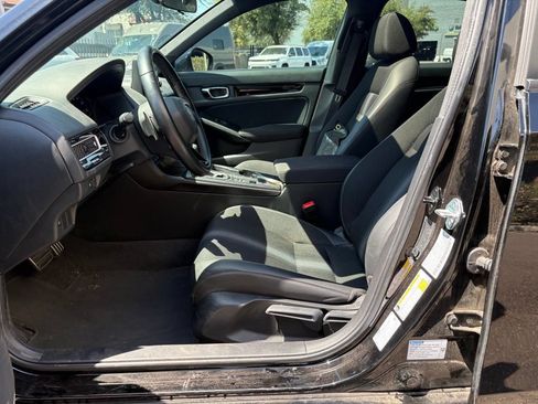 Used 2025 Honda Civic Sport image 8