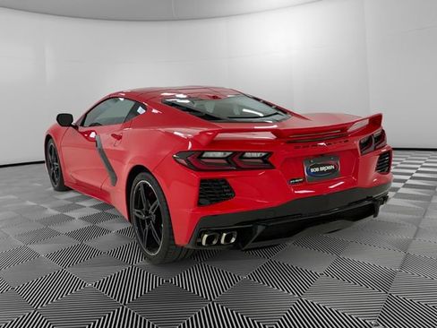 Used 2022 Chevrolet Corvette Stingray Preferred Cpe w/ Z51 Performance Package RWD image 3