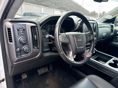 Used 2018 GMC Sierra 1500 SLT w/ All-Terrain Package AWD/4WD image 10