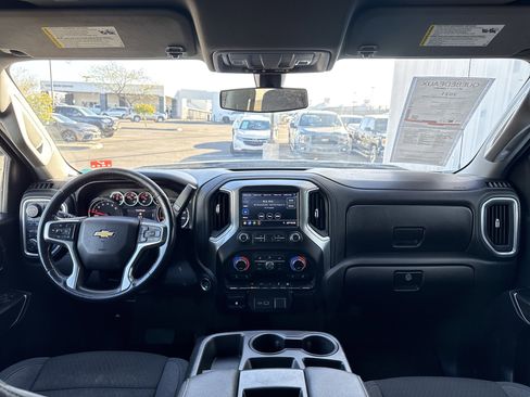 Used 2021 Chevrolet Silverado 1500 LT image 24