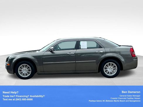 Used 2010 Chrysler 300 Touring RWD image 13