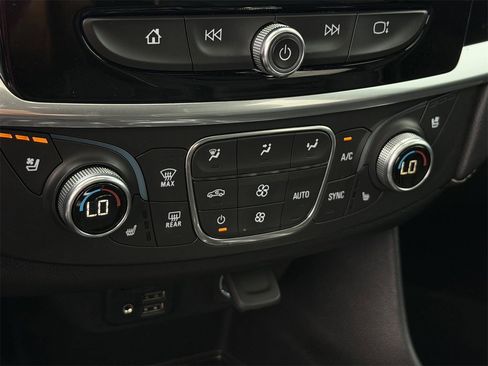 Certified 2022 Chevrolet Traverse Premier w/ Redline Edition image 19