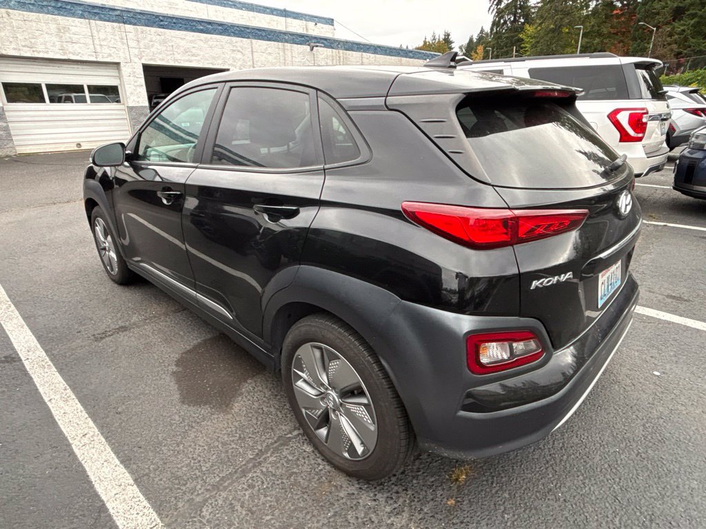 Certified 2021 Hyundai Kona Limited w/ Cargo Package FWD image 6